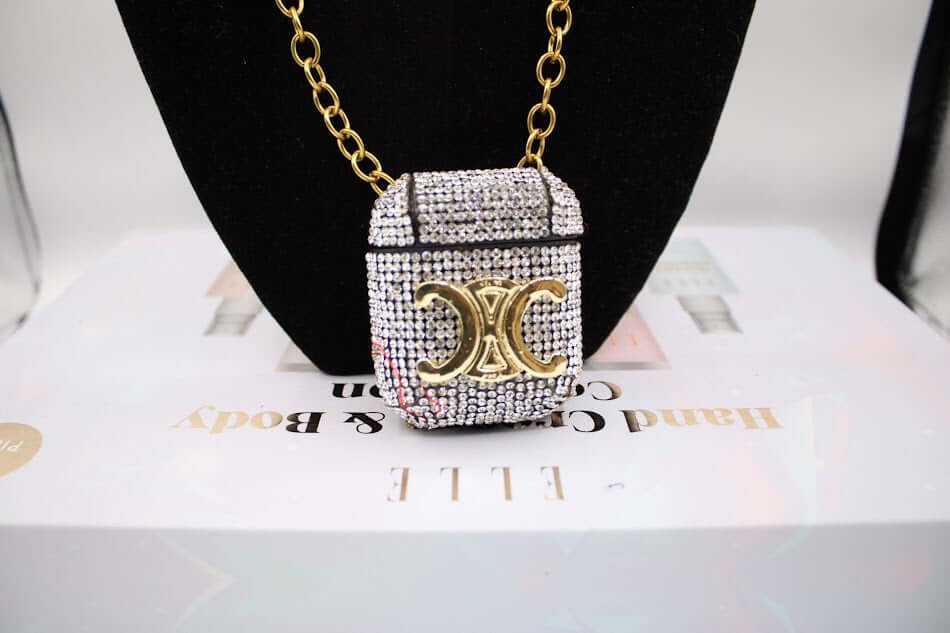 Pendant Long Necklace is a timeless jewelry