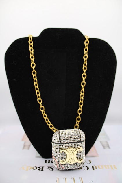 Pendant Long Necklace is a timeless jewelry