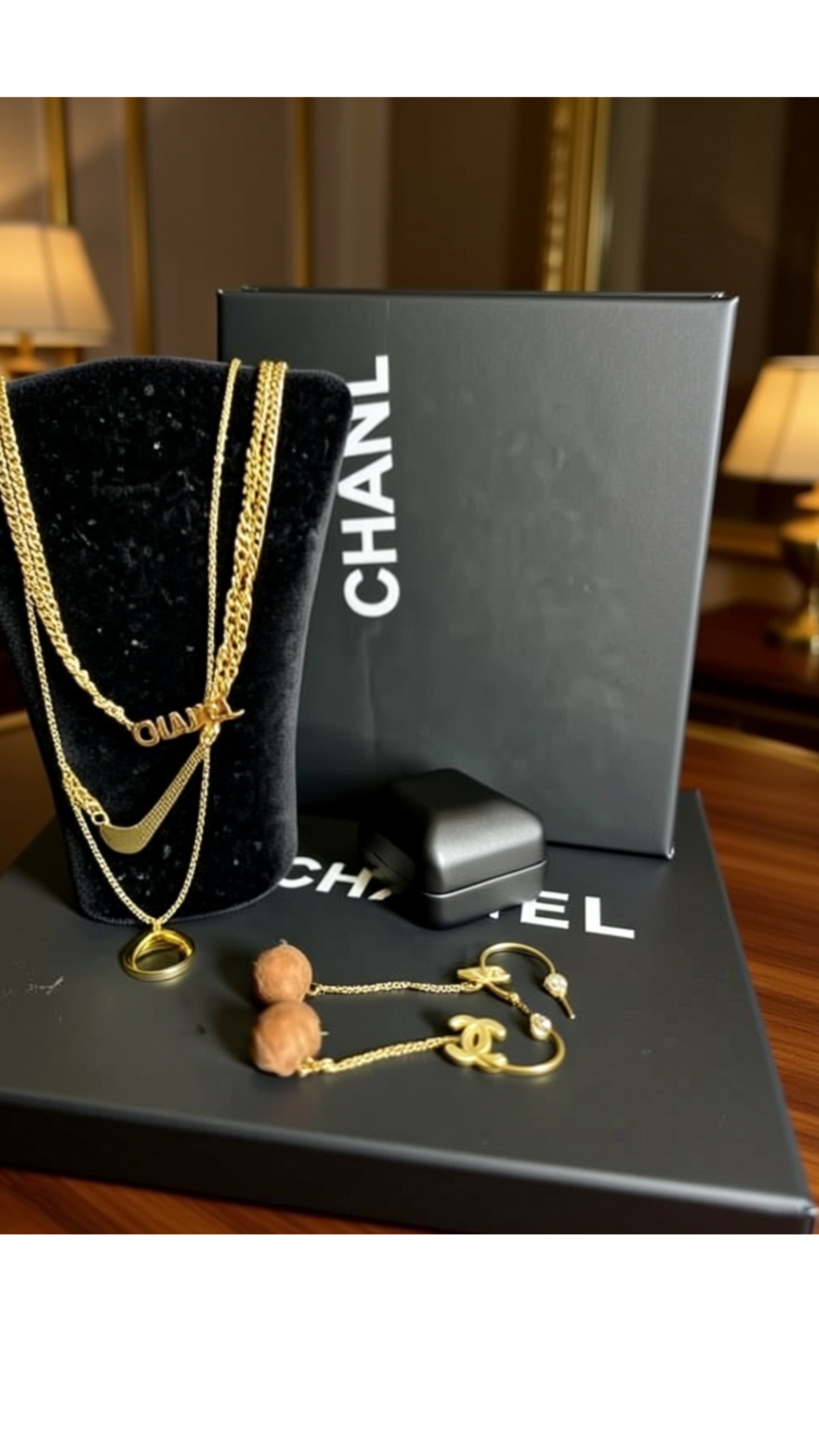 Women Pendant Lux Necklace