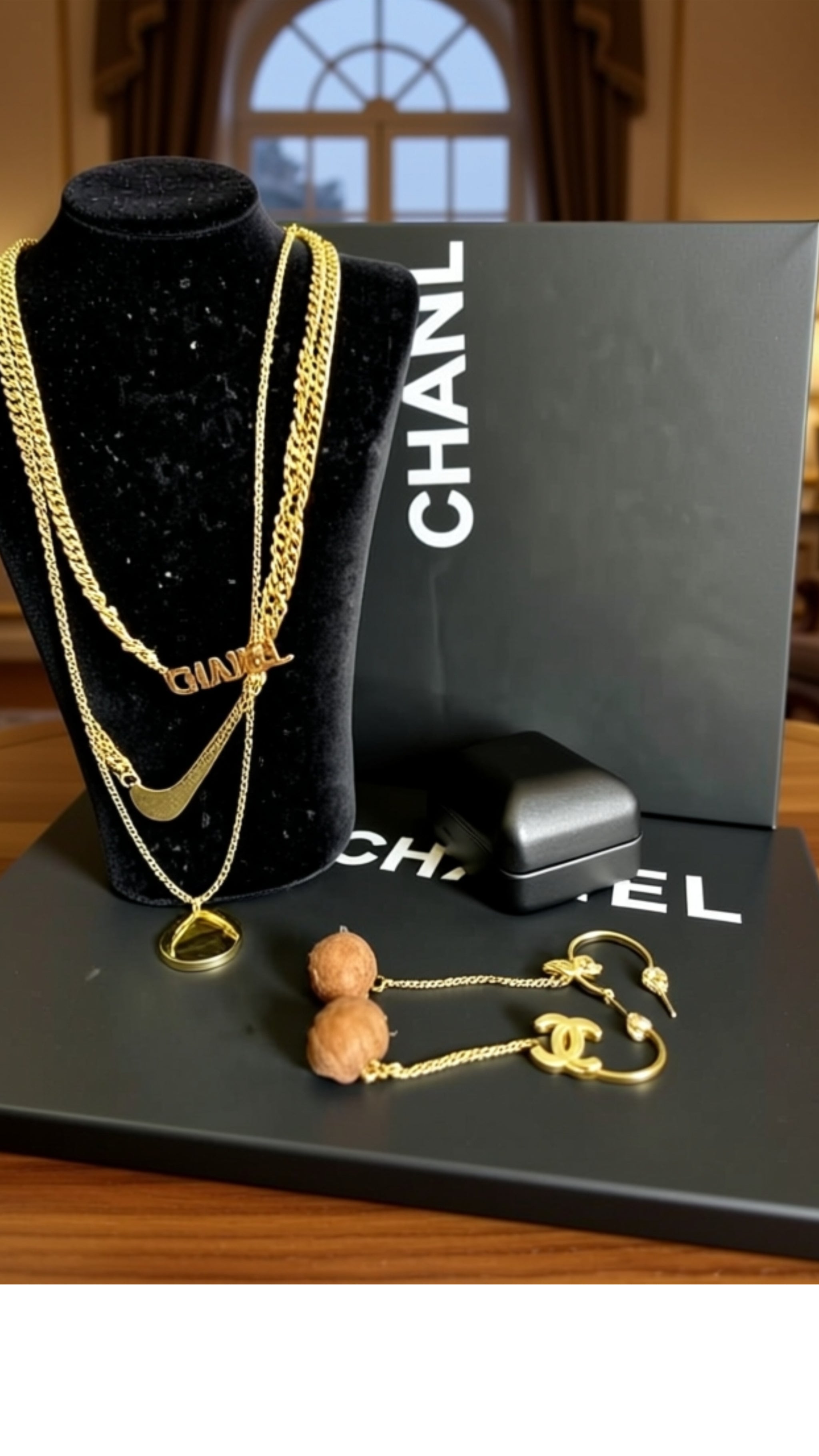Women Pendant Lux Necklace