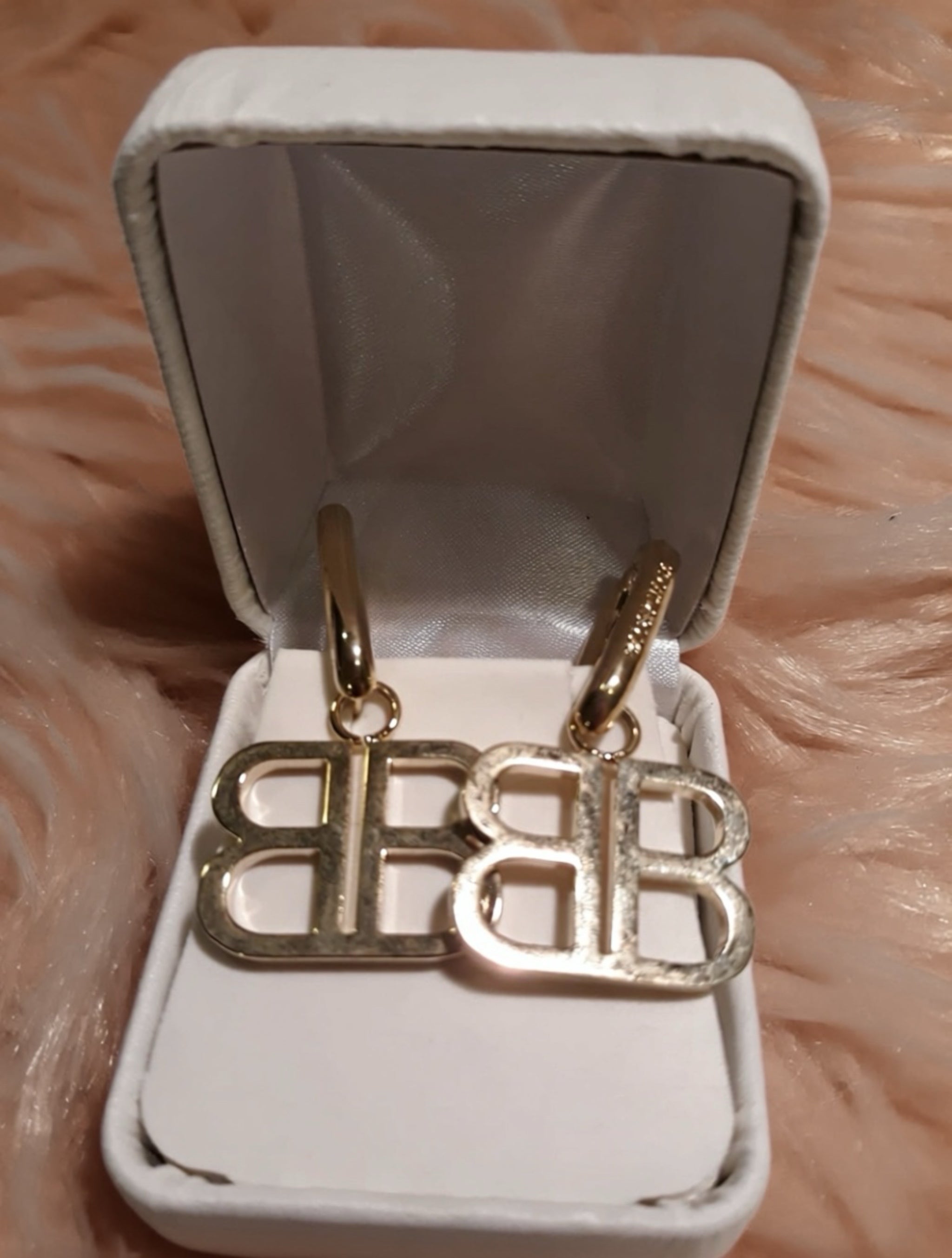 Beautiful Pendant Lux Earrings