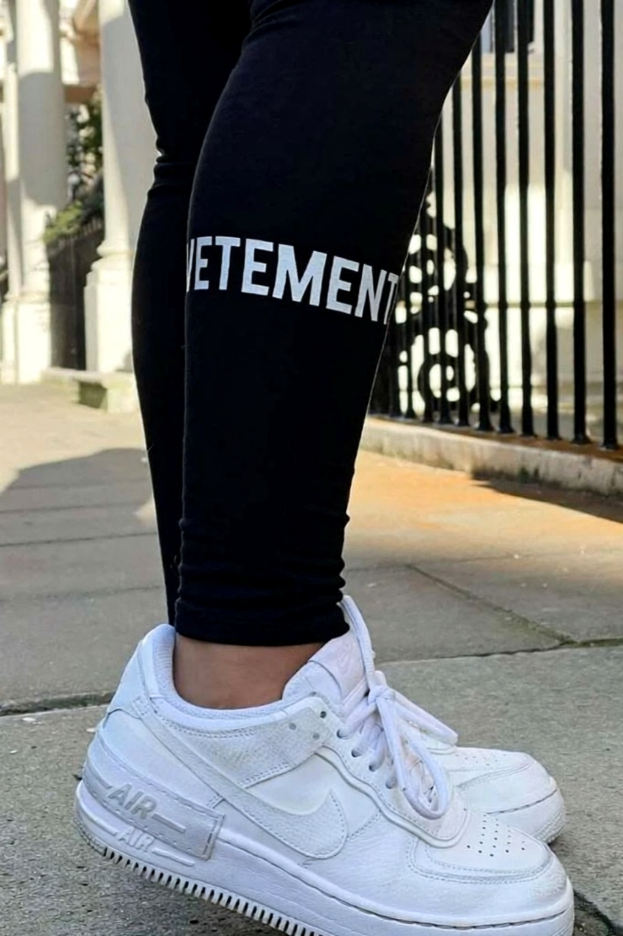 Vetements Lounge-Set mit Kapuzenpullover und Leggings